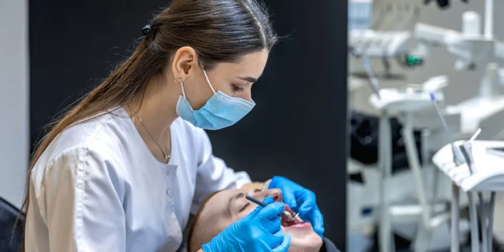 Dental Hygienist - Highest Paying Trade Jobs Without a Degree